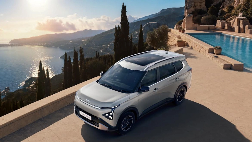 Kia Carens Clavis X-Line, GT-Line Variants Launched - Check Details and Full Price List