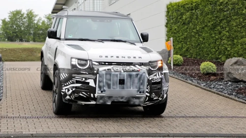 Upcoming Defender Facelift Spotted Undergoing Testing  Image