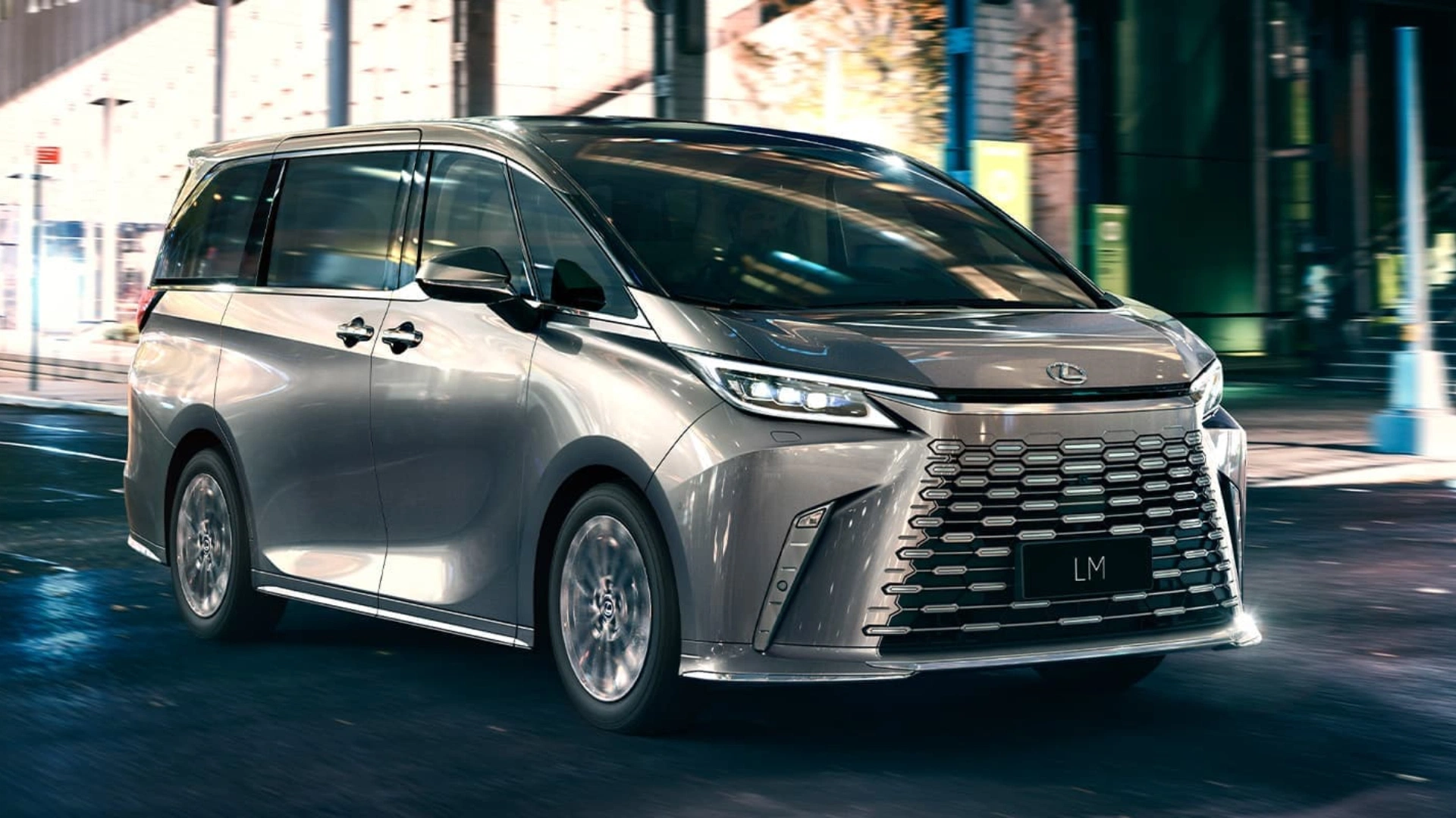 New Updated Lexus 350h Luxury MPV Is Here