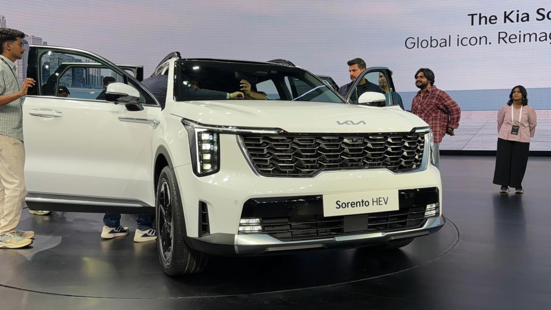 Kia Sorento HEV Launched in India at Rs 29.49 Lakh Image