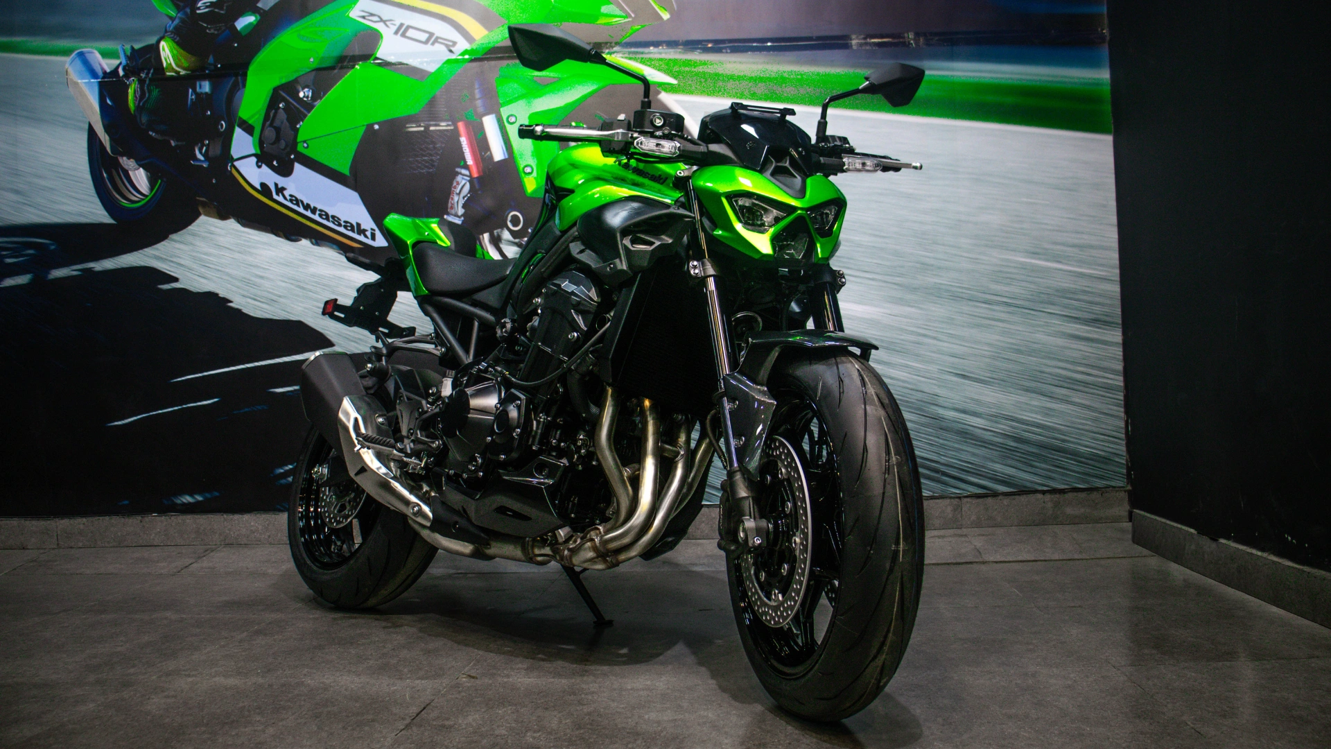 2026 Kawasaki Z900 In Candy Lime Green front view