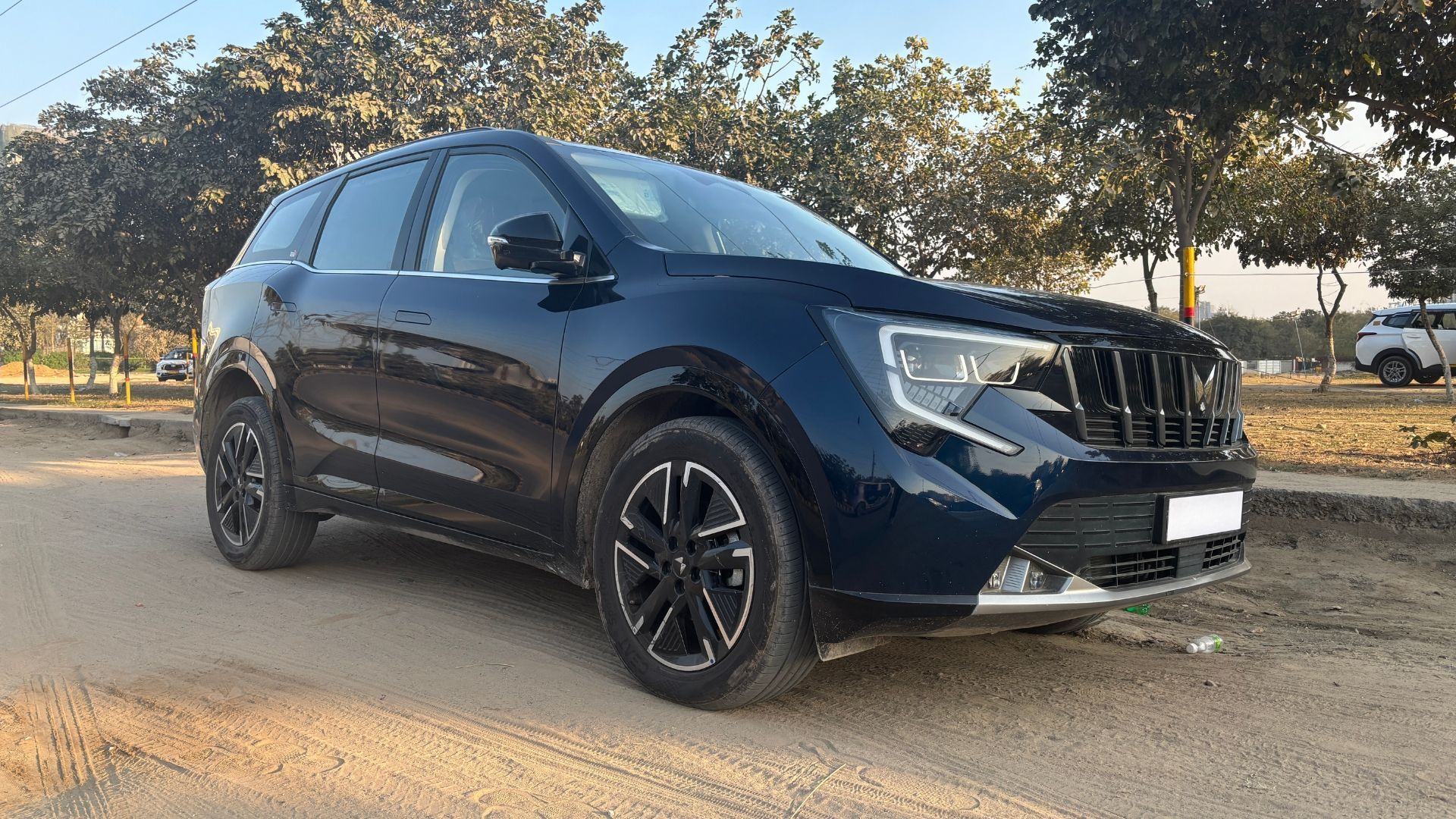 Mahindra XUV 7XO Front Side View