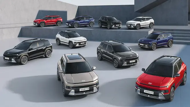 Hyundai Bayon in multiple colours view