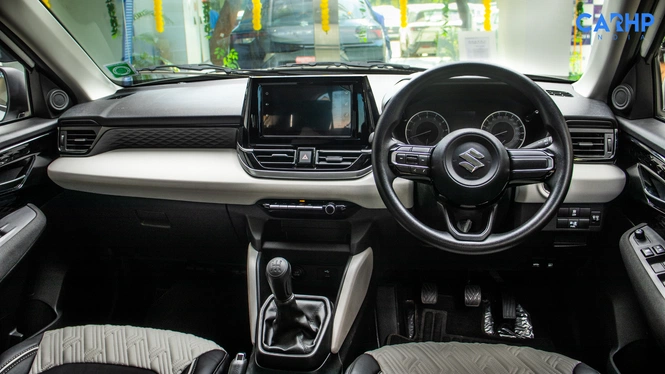 victoris cng base model interior