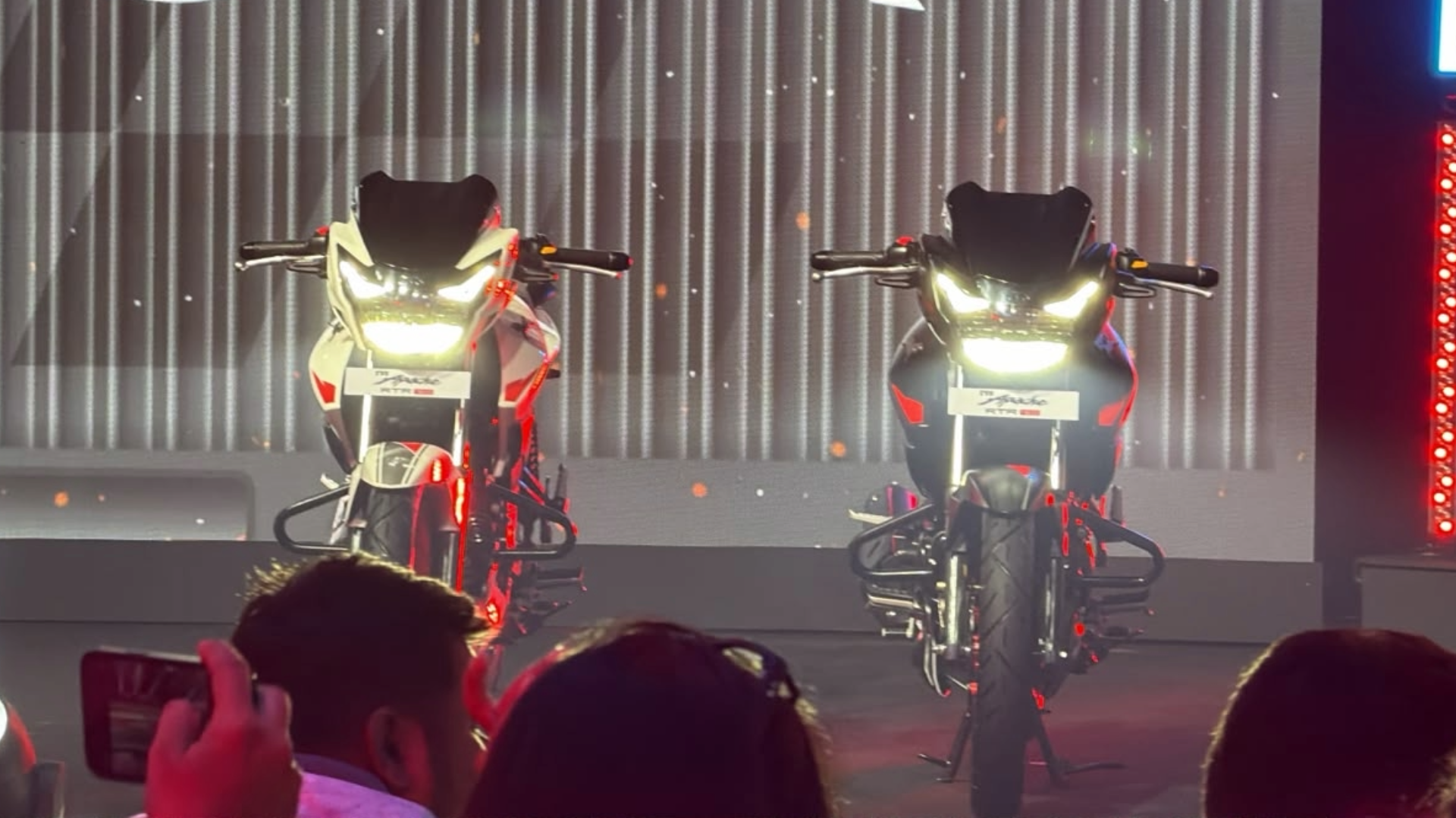 TVS Apache RTR 160 and RTR 160 4V Launched at Rs 1.27 Lakh and Rs. 1.41 Lakh