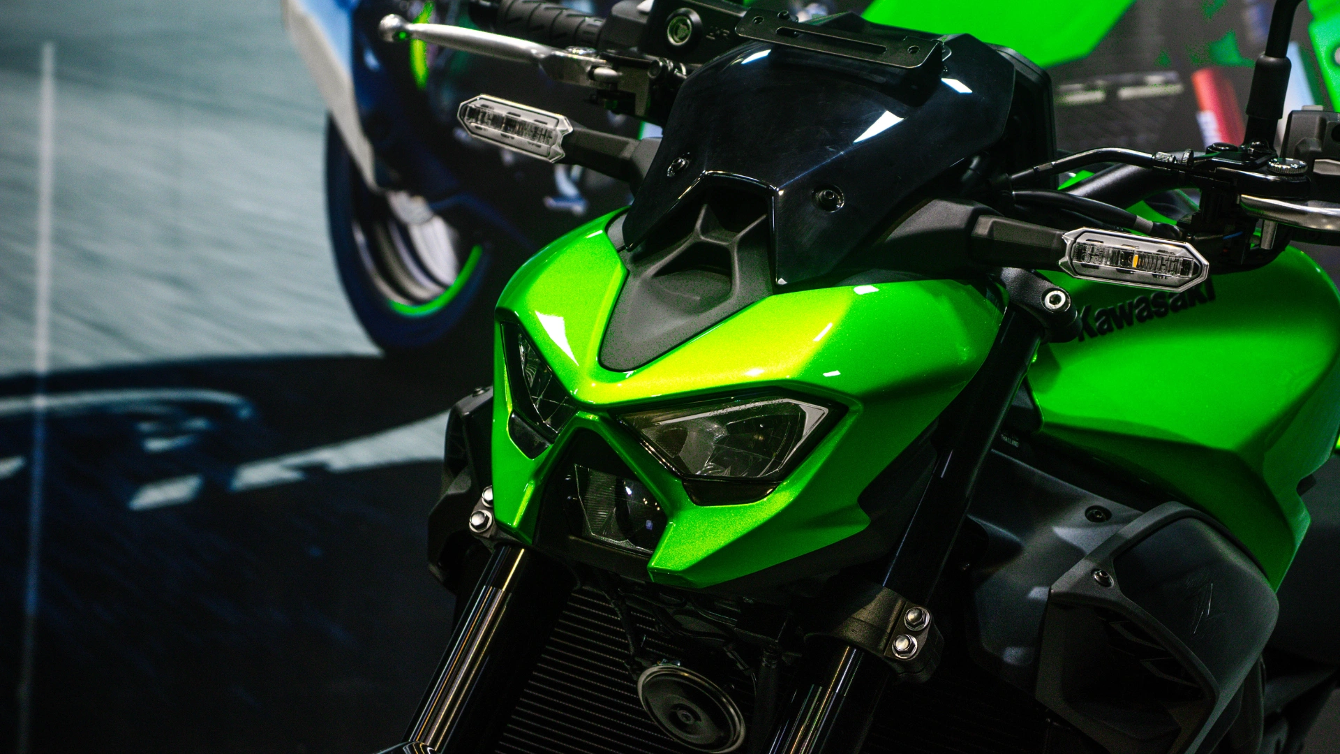 2026 Kawasaki Z900 In Candy Lime Green front