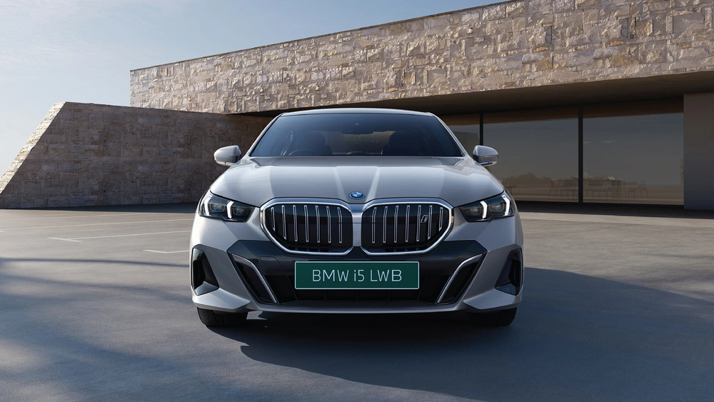 BMW i5 LWB Bookings Open in India With 669 km Range