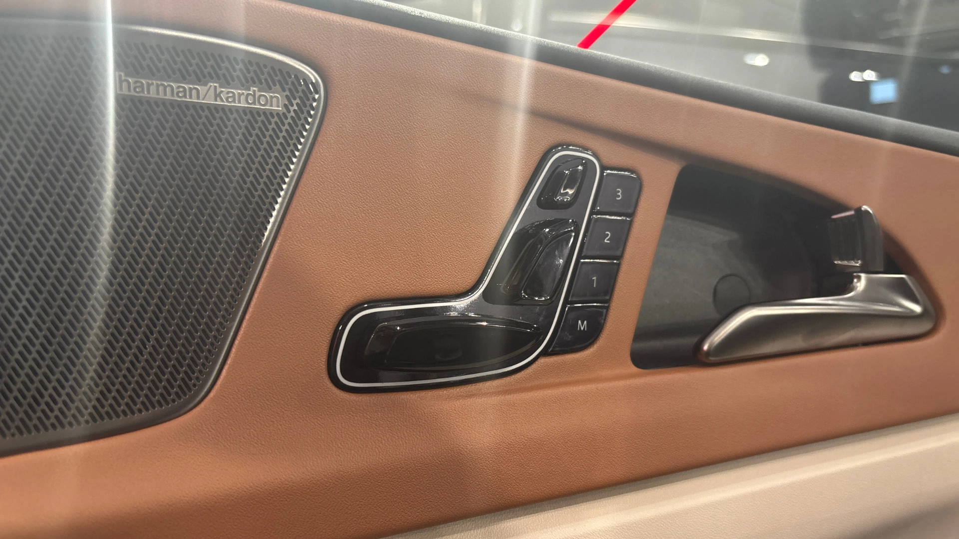 Mahindra XUV 7XO electric seat adjustment