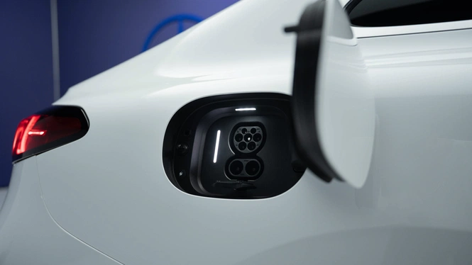 Mercedes-Benz C-Class Electric Charge Port