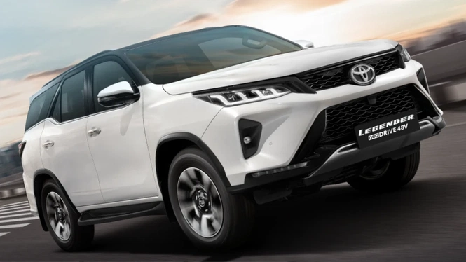 Toyota Fortuner Legender