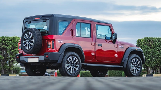 thar roxx 4x4