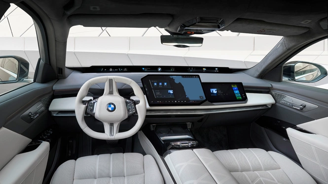 New BMW 7 Series interior with Panoramic iDrive
