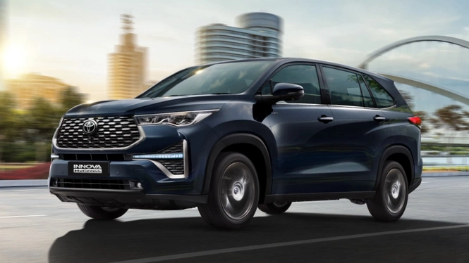 Toyota Innova Hycross