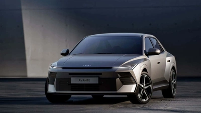 Old VS New Hyundai Elantra Compared In Pictures