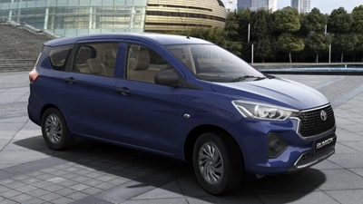 Toyota Rumion New Base Variant Launched at Rs 9.56 Lakh