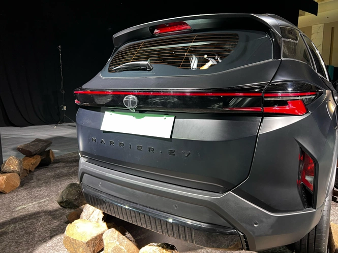 harrier ev rear side in grey matte