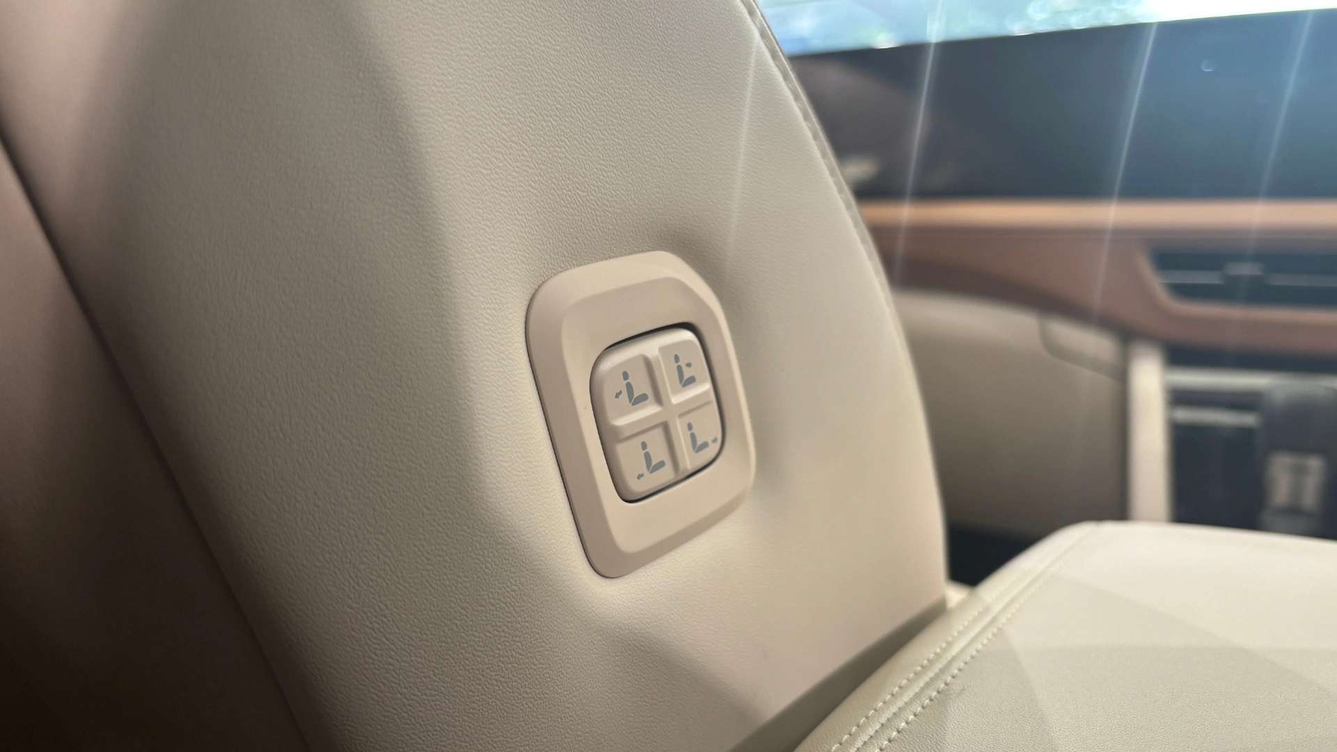 Mahindra XUV 7XO boss mode