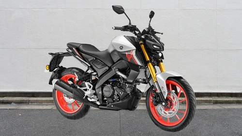 Yamaha MT-15 V2.0 Gets Ice Fluo Vermillion Shade Back Image