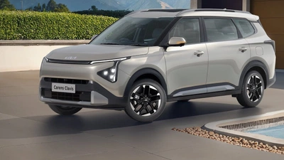 New Kia Carens Clavis Variants Explained