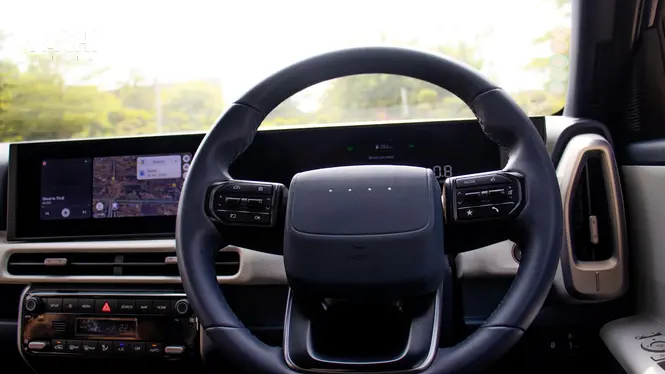 Hyundai Venue Steering Wheel Mounted Controls, Image Source: CARHP India