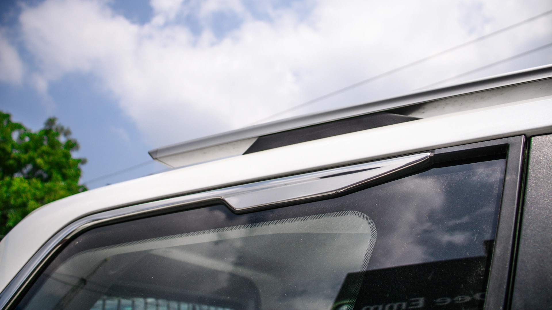 Scorpio N White roof