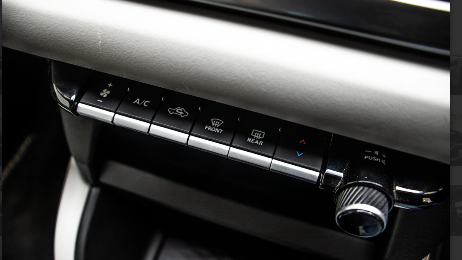 Maruti Suzuki Victoris infotainment unit