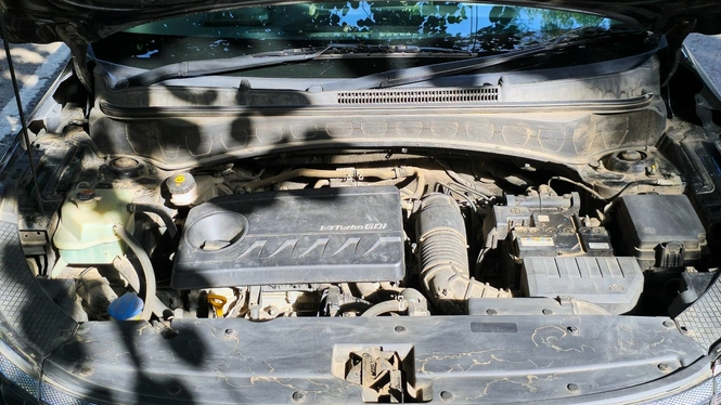 2020 Kia Seltos GTX+ Engine Bay