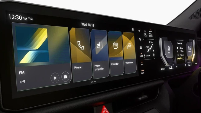 Kia Seltos dual screen infotainment system