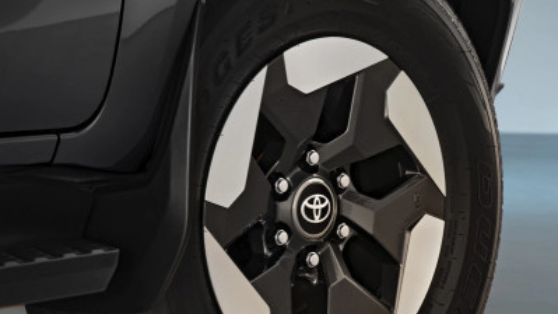 2026 Toyota Hilux wheels