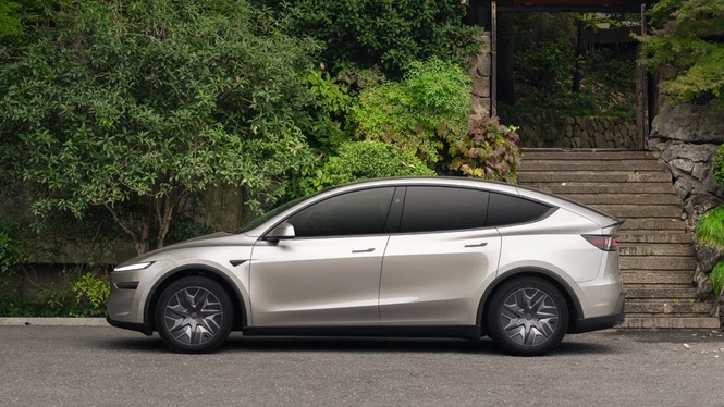 Tesla Model Y L Side View