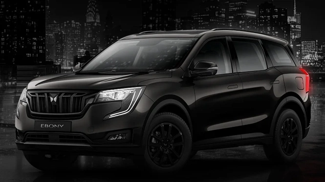 Mahindra XUV700 Ebony Edition