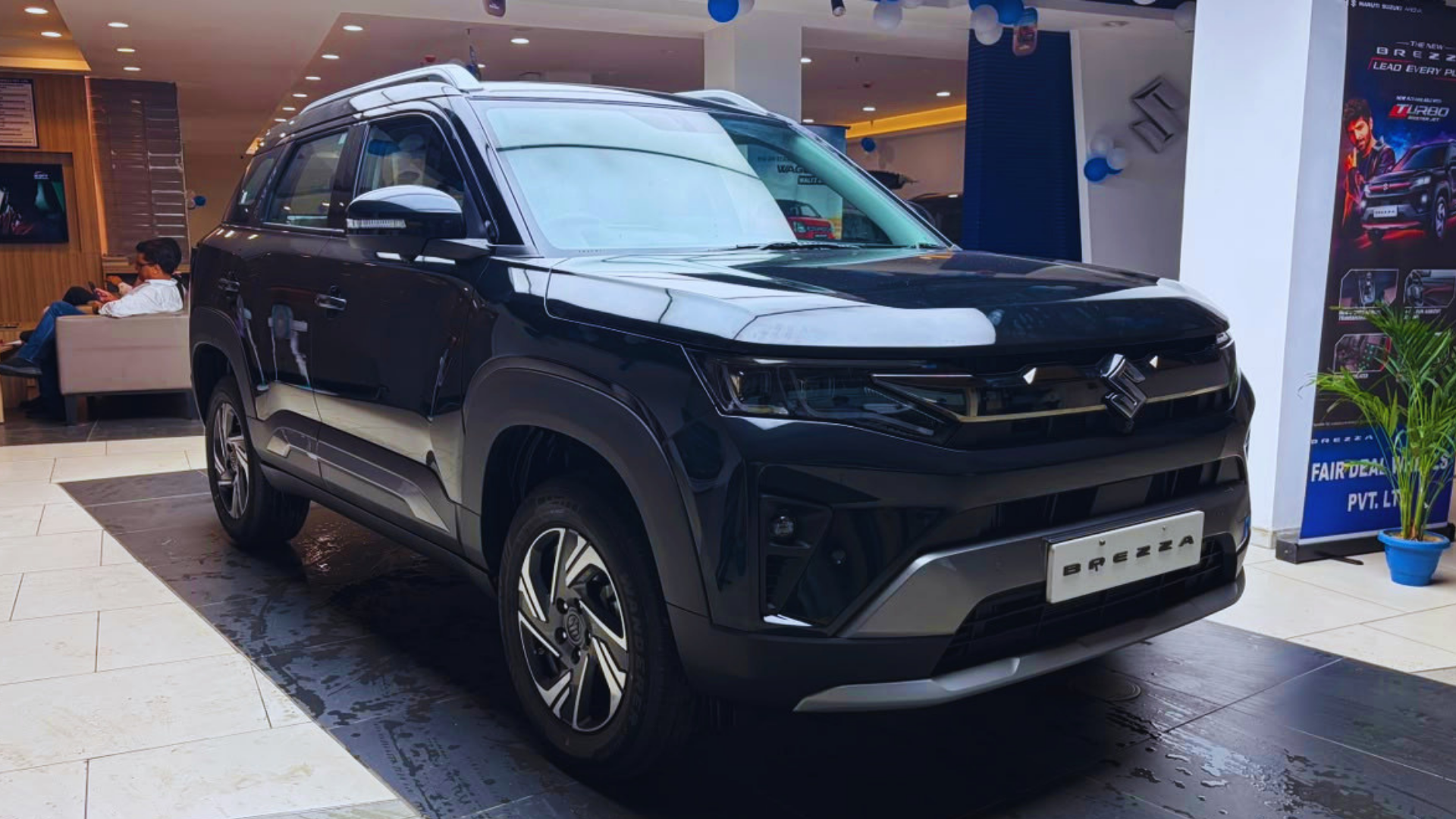 Maruti Suzuki Brezza in black