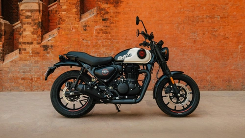 Best Bikes Under Rs 2 Lakh For Short Riders  Image