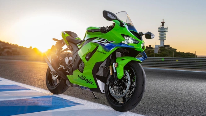 Kawasaki Ninja ZX-10R side view