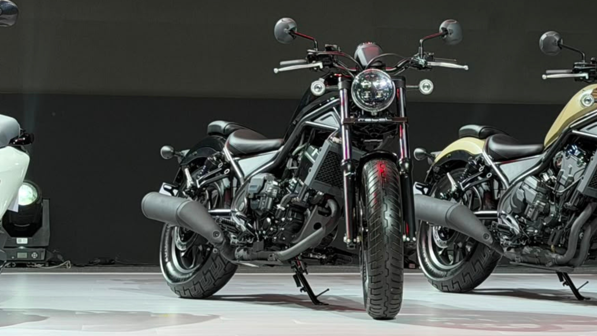 Honda Rebel 300 in black