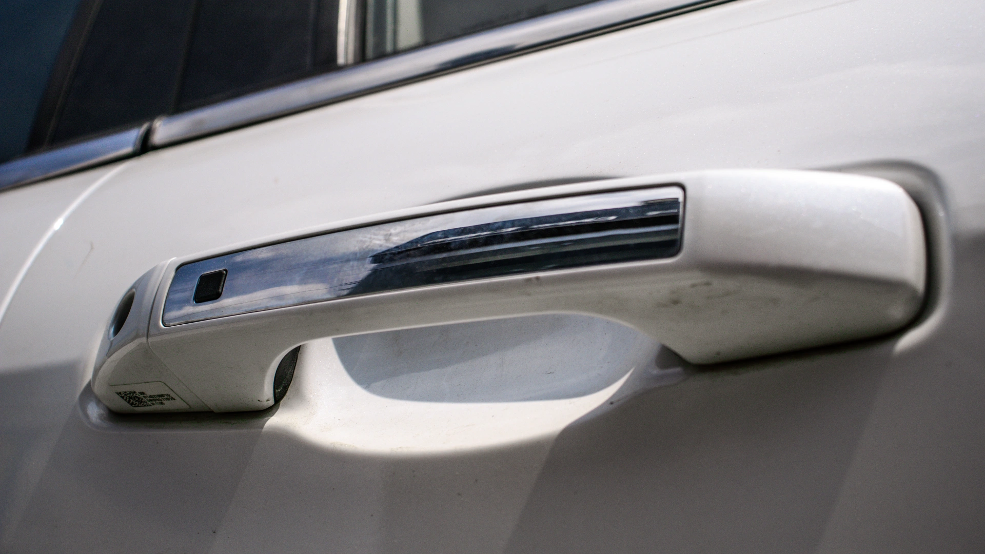 Scorpio N White door