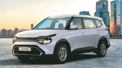 Kia Carens CNG and Carens Clavis CNG Launched From Rs 12.11 Lakh Image