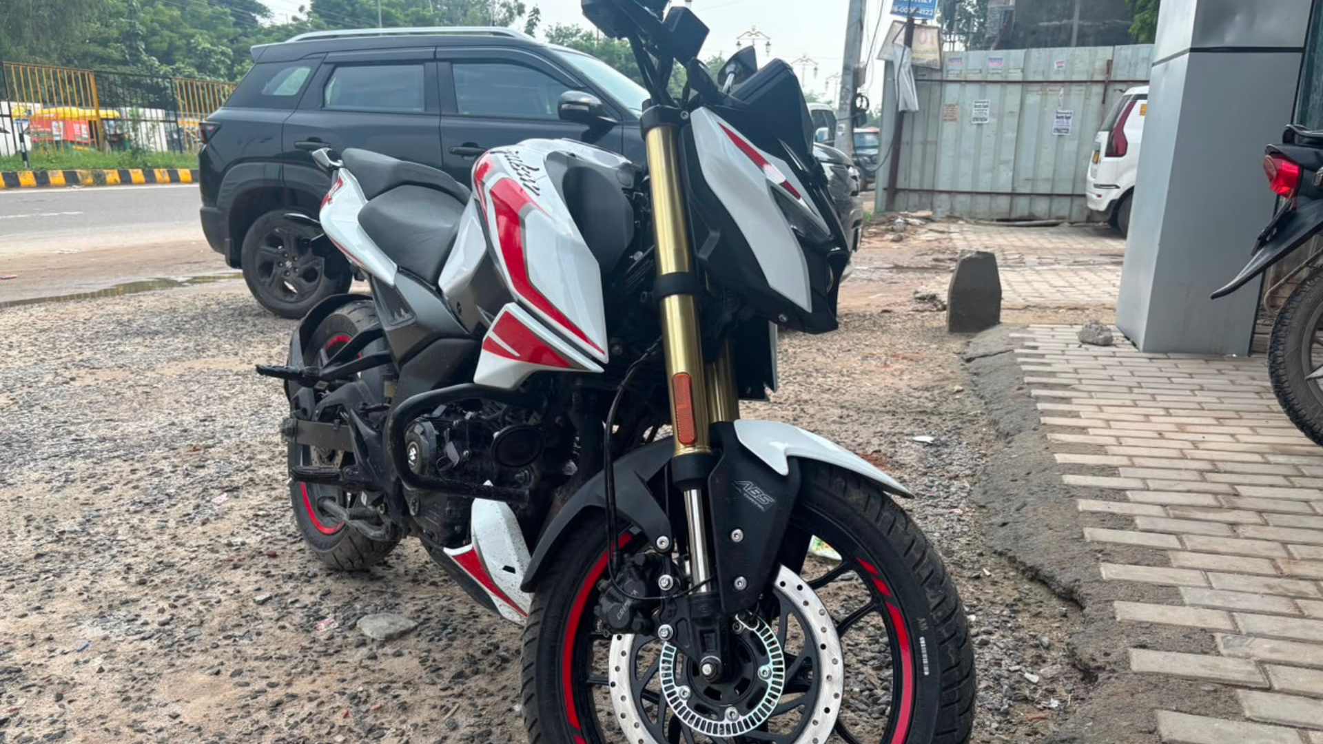 Bajaj Pulsar N160 SS First Impressions: Why This 160cc Bike Has My Attention