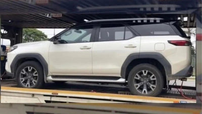 Next-Generation Toyota Fortuner Test Mule Spotted (updated)