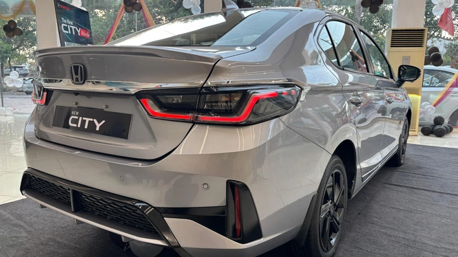 2026 Honda City ZX+ Lunar Silver Metallic Rear Side View