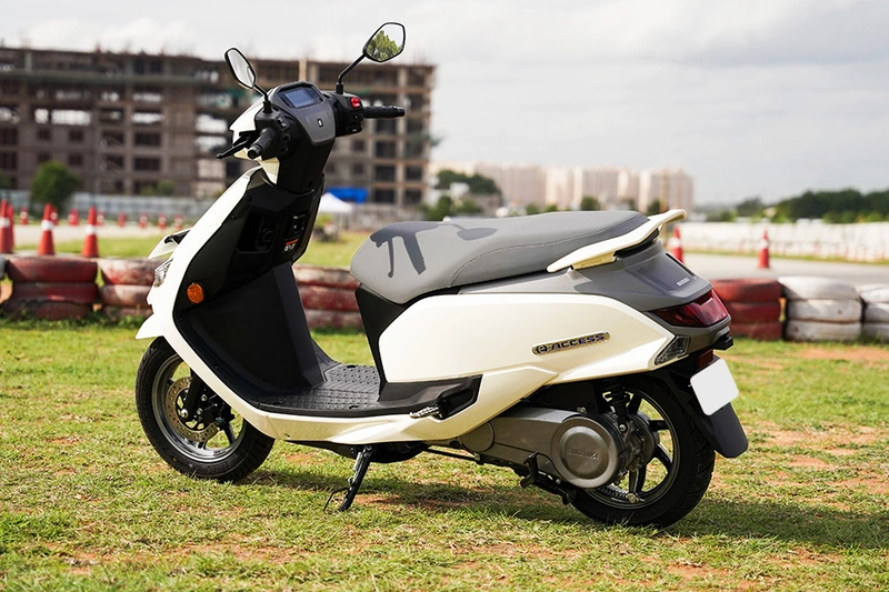 Suzuki e Access