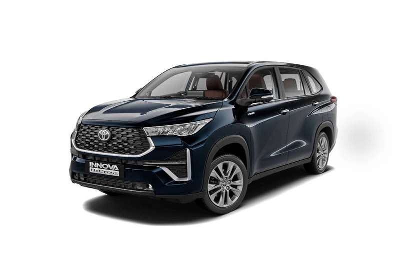 Toyota Innova Hycross