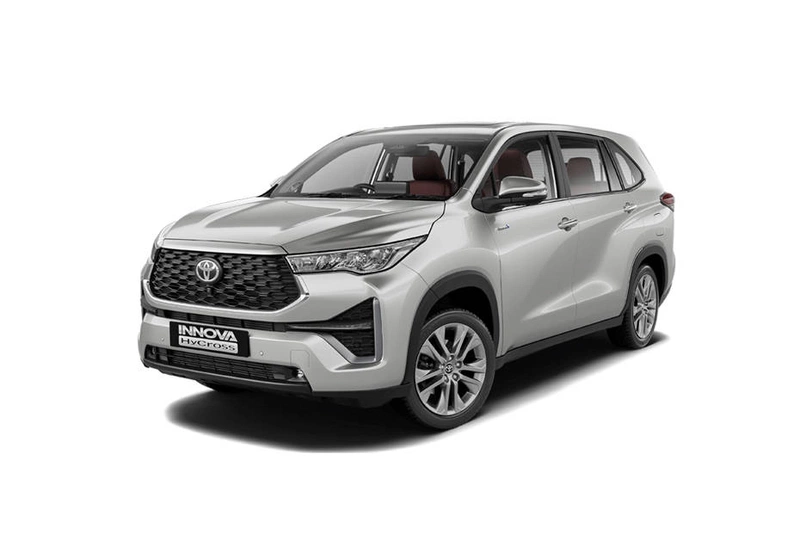 Toyota Innova Hycross