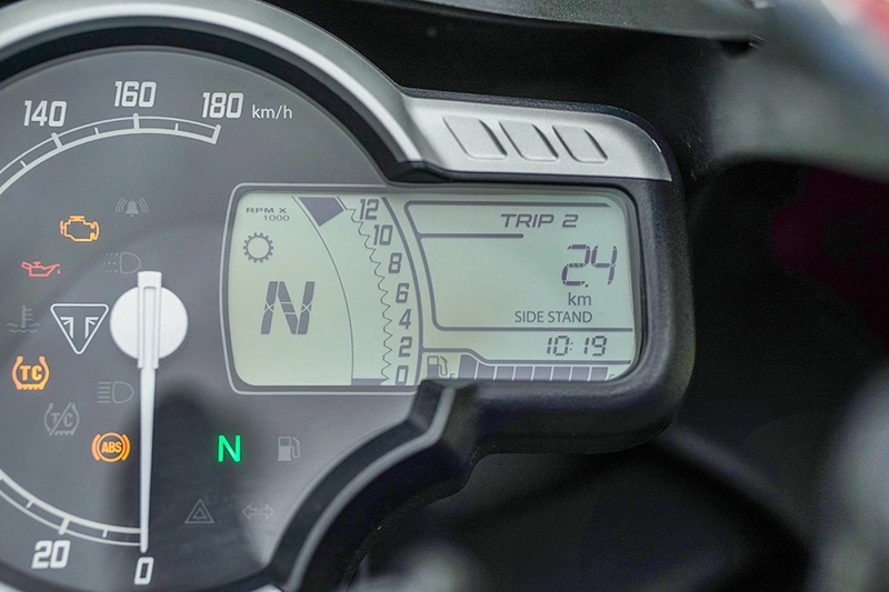 Triumph Thruxton 400