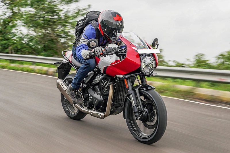 Triumph Thruxton 400