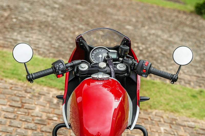 Triumph Thruxton 400