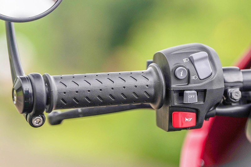 Triumph Thruxton 400