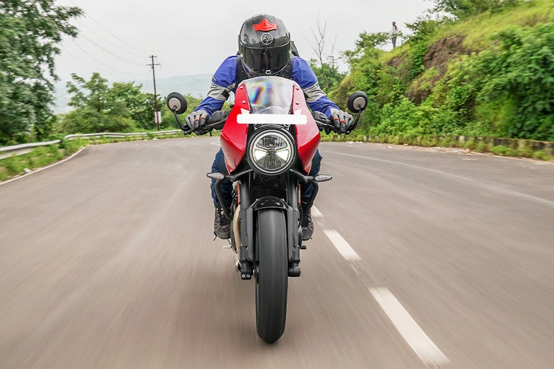 Triumph Thruxton 400