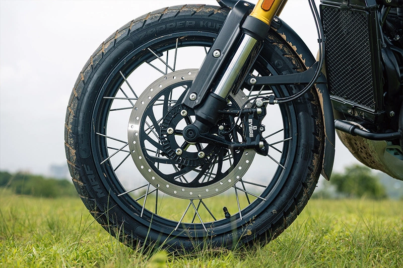 Triumph Scrambler 400 XC