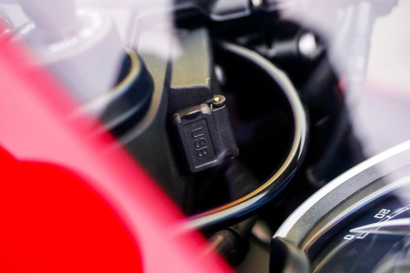 Triumph Thruxton 400